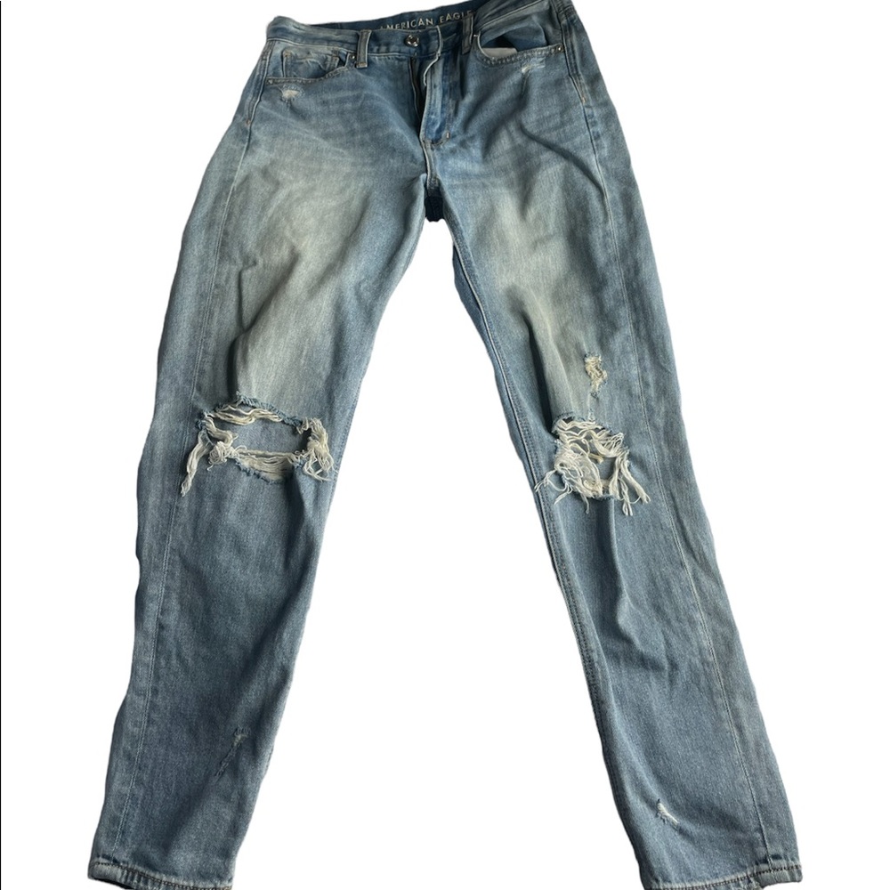 American Eagle light wash mom jeans
